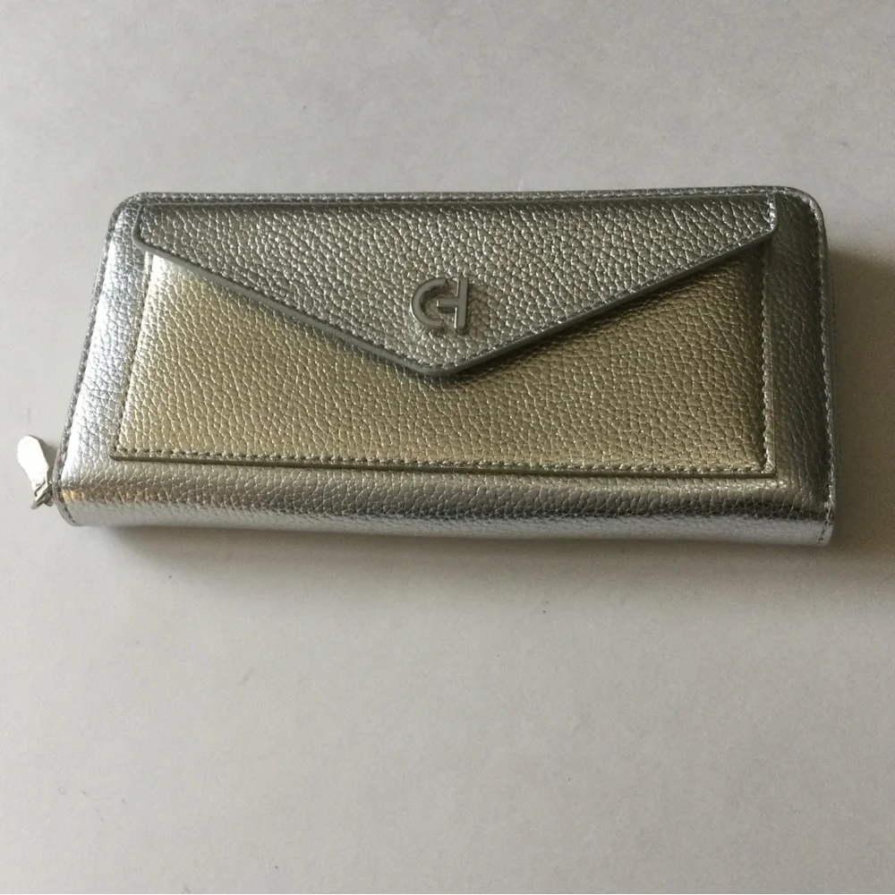 COLE HAAN TOWN CONTINENTAL ZIP AROUND LEATHER WALLET SILVER / GOLD METALLIC NEW